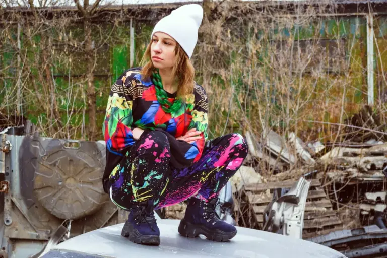 90s hip hop fashion female